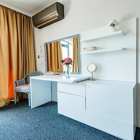 Bella Boutique * סאני ביץ'